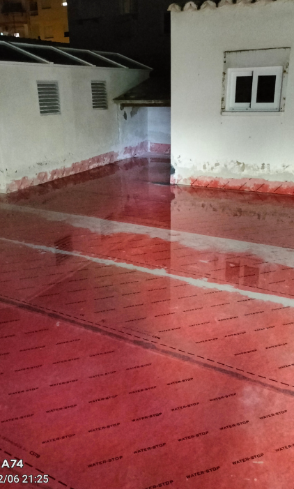 Impermeabilización Water Stop en terraza realizada por Decofam